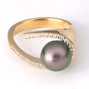BAGUE PLAQUE OR HAMECON ZIRCONS ET PERLE