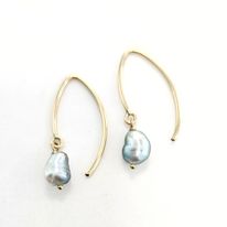 BOUCLES D'OREILLES crochet plaqué or et keishis (petit format)