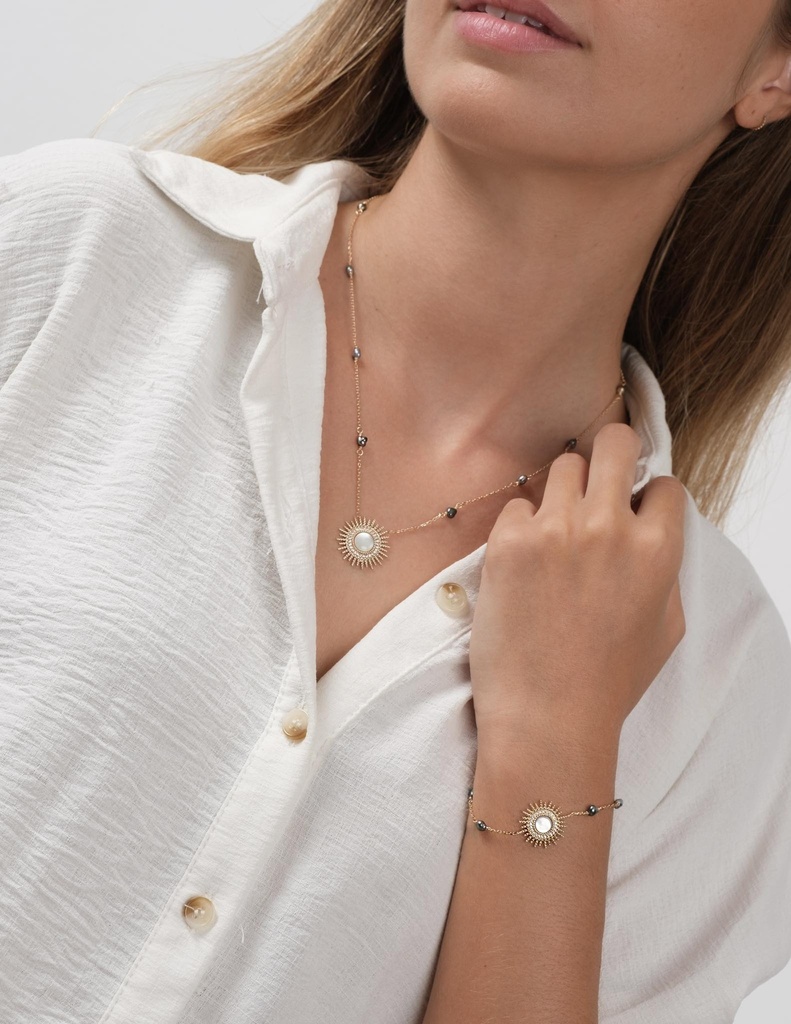 COLLIER SOLEIL nacre  plaqué or + 8 keishis