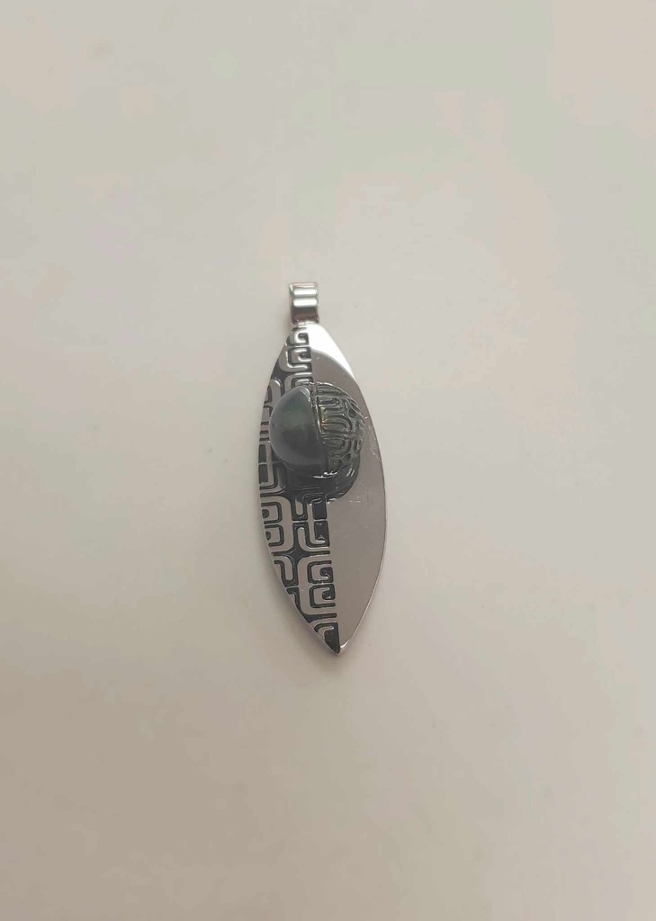 PENDENTIF SURF PERLE gravée moitié