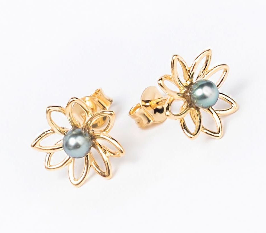 BOUCLES D OREILLES MIN FLEUR ET KEISHI -PLAQUE OR