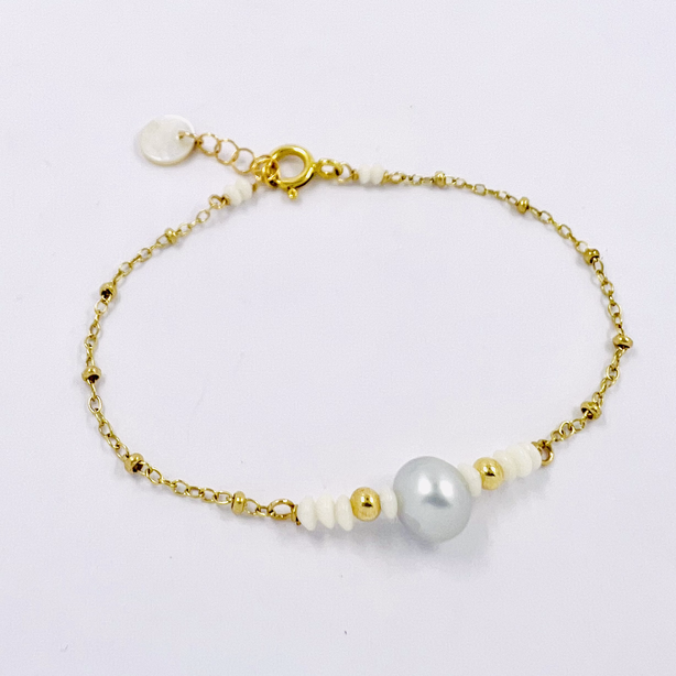 Bracelet plaqué or Perle claire nacre blanche