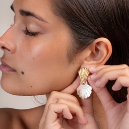 [2SHELLS] BOUCLES D OREILLES DOUBLE COQUILLAGE - ACIER DORE ET NACRE